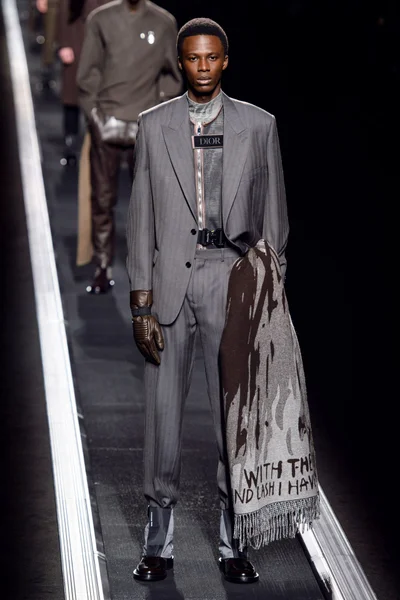 Look 8